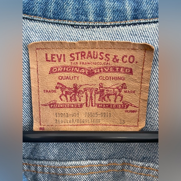 Levi’s Jean Jacket - Picture 2 of 5